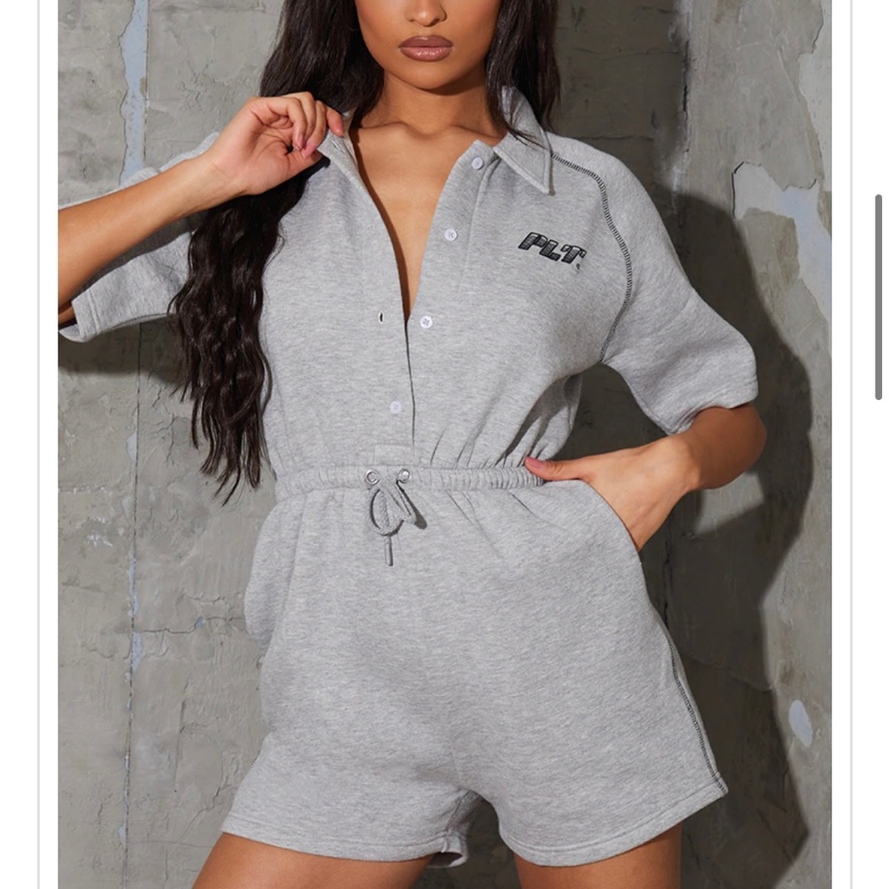 Pretty little thing romper made out of sweatpants material - Picture 8 of 8